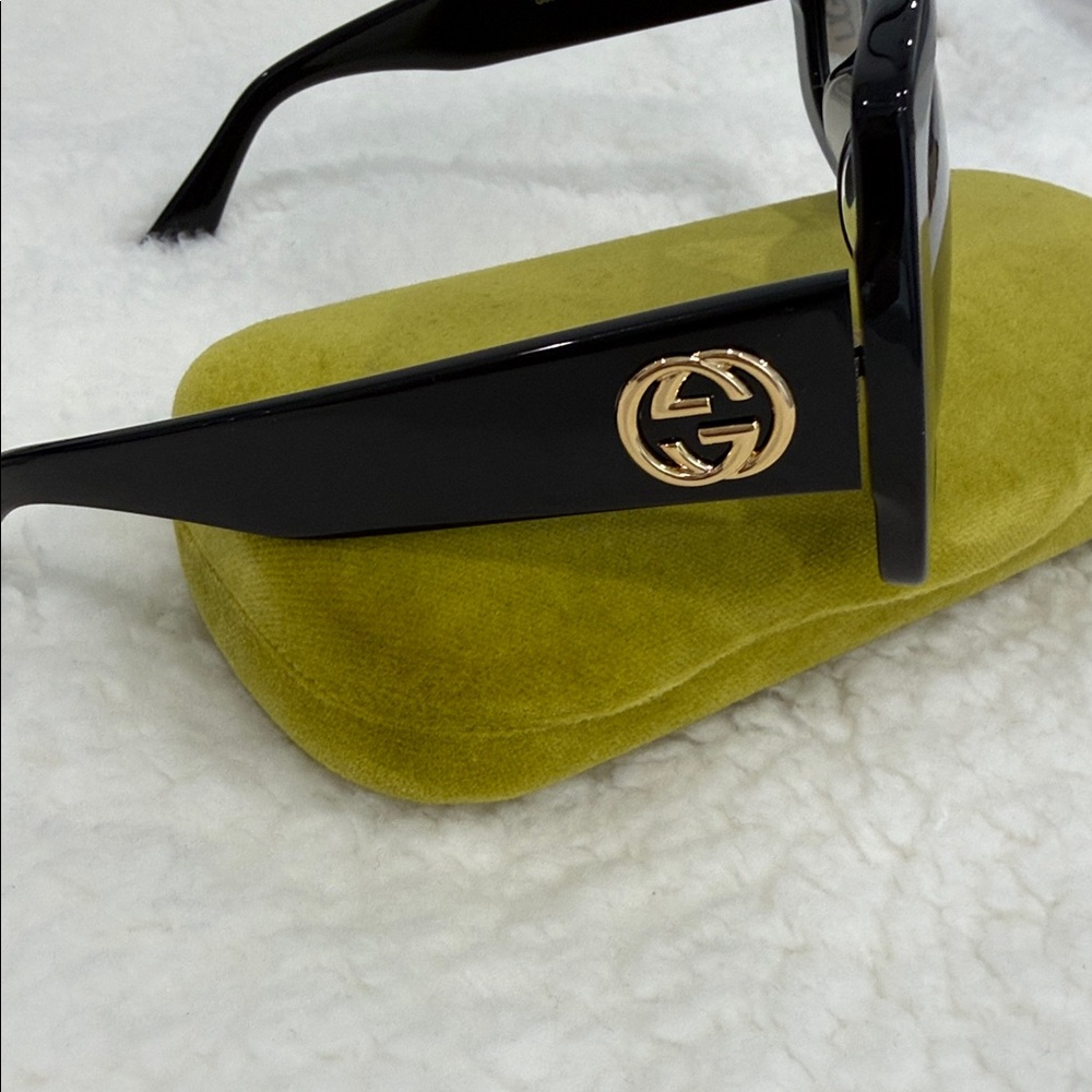 Gucci Black Sunglasses with Gold Accents - Picture 3 of 7